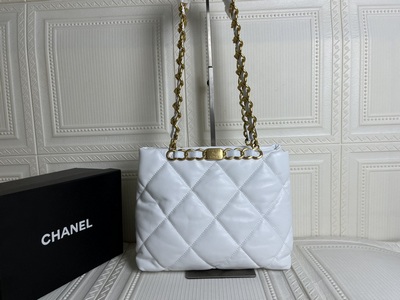 Chanel Handbags 909